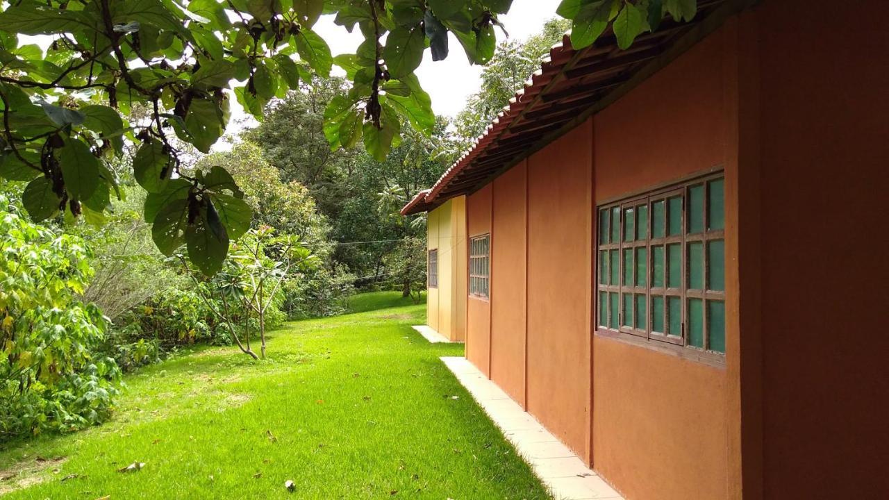 Govinda Moeda Pousada Bagian luar foto